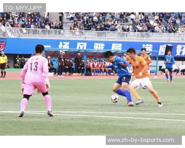 未婚足球球星聚焦他们的赛场拼搏与场外生活点滴揭秘